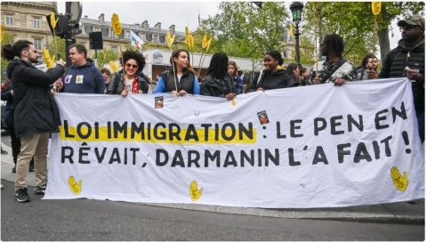 TOUS et TOUTES contre la LOI ASILE-IMMIGRATION dite « loi Darmanin » MOBILISATION MASSIVE dimanche 21 JANVIER RDV : 10 h 30 – CARREFOUR TOURNY
